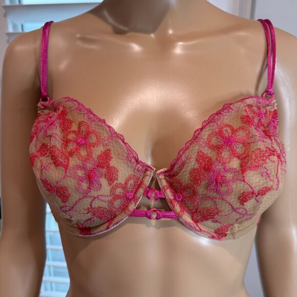 Victoria's Secret Underwire Lace Bra, size 34DD - Picture 1 of 12